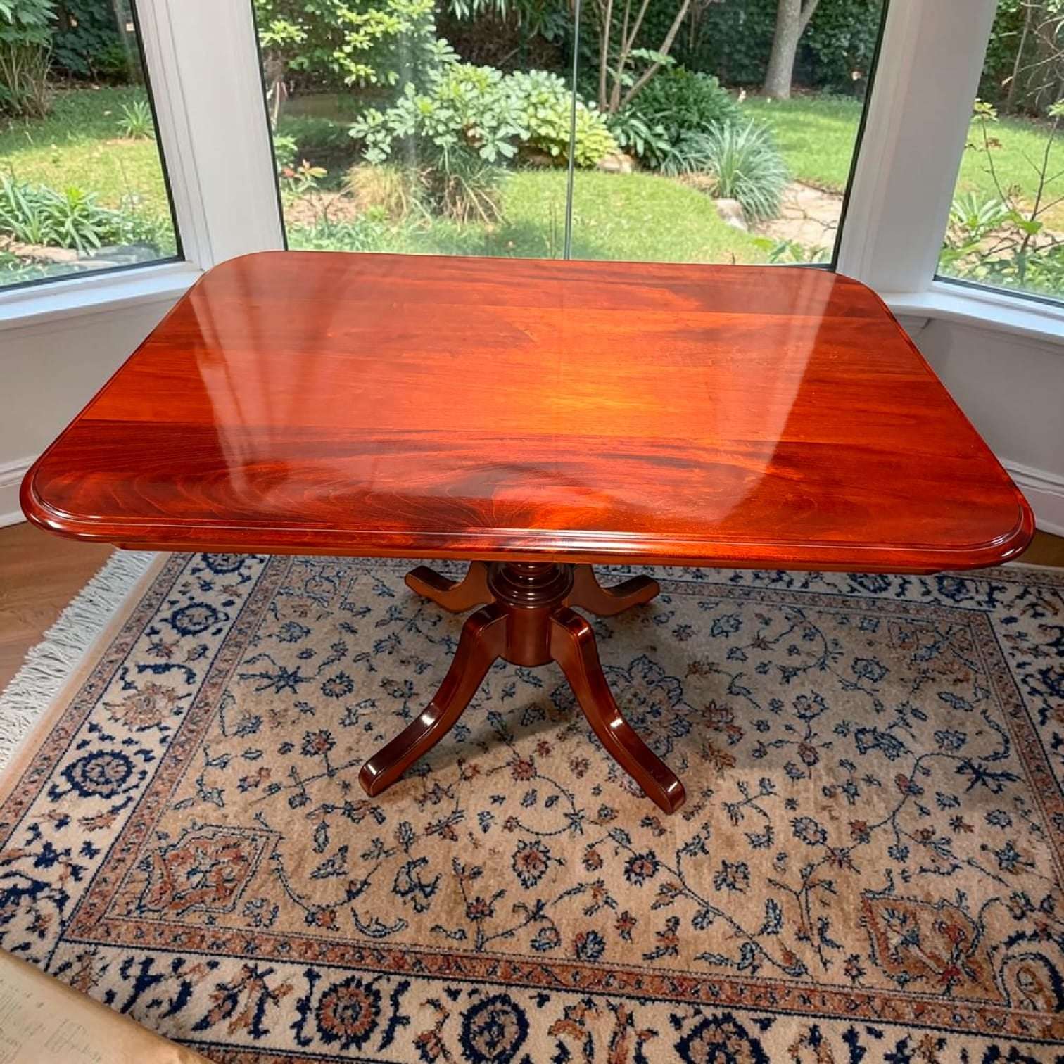 Mesa comedor antigua de caoba con pie central - Cositas Antiguas – La Guadaña, Anticuarios Online en Jerez , vender antigüedades, muebles antiguos