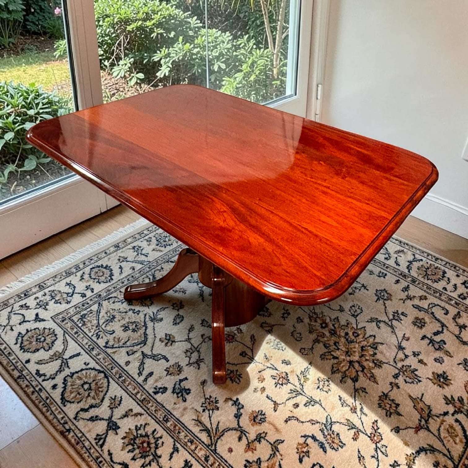 Mesa comedor antigua de caoba con pie central - Cositas Antiguas – La Guadaña, Anticuarios Online en Jerez , vender antigüedades, muebles antiguos
