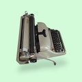 Máquina de escribir Hispano Olivetti Lexicon 80 - Cositas Antiguas – La Guadaña, Anticuarios Online en Jerez , vender antigüedades, muebles antiguos
