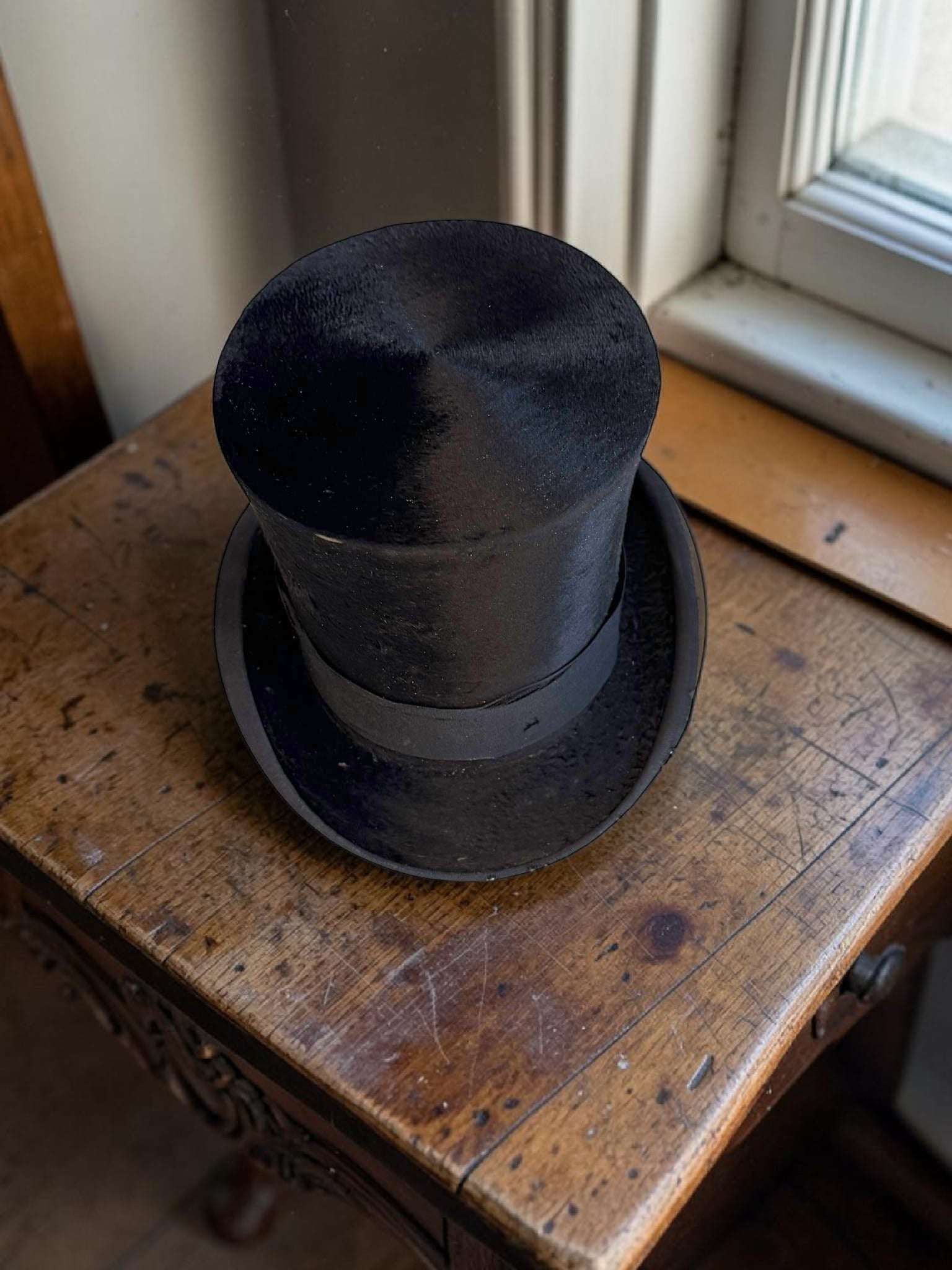 Sombrero de copa antiguo con caja original de época - Cositas Antiguas – La Guadaña, Anticuarios Online en Jerez , vender antigüedades, muebles antiguos
