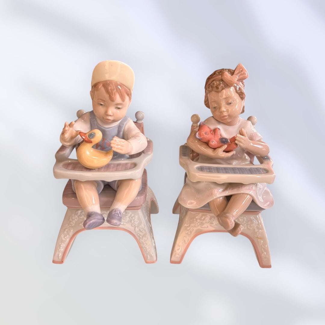 Bebés Lladró en tronas con patito y osito de porcelana - Cositas Antiguas – La Guadaña, Anticuarios Online en Jerez , vender antigüedades, muebles antiguos