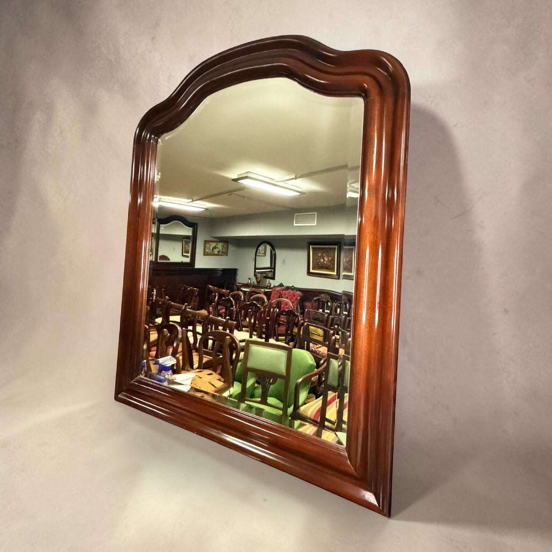 Espejo de caoba con cristal biselado y marco curvo - Cositas Antiguas – La Guadaña, Anticuarios Online en Jerez , vender antigüedades, muebles antiguos