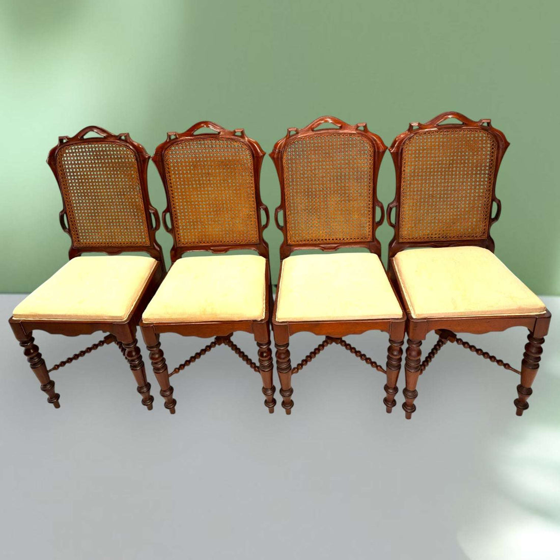 Sillas Luis Felipe de caoba con ratán y tela clara - Cositas Antiguas – La Guadaña, Anticuarios Online en Jerez , vender antigüedades, muebles antiguos