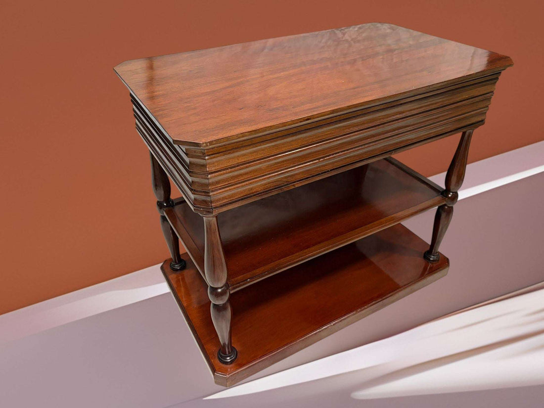 Mesa Tv de caoba con estantes y diseño clásico único - Cositas Antiguas – La Guadaña, Anticuarios Online en Jerez , vender antigüedades, muebles antiguos