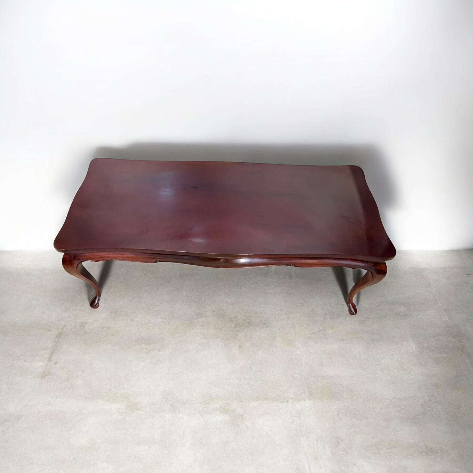 Mesa baja de madera clásica para salón con encanto - Cositas Antiguas – La Guadaña, Anticuarios Online en Jerez , vender antigüedades, muebles antiguos