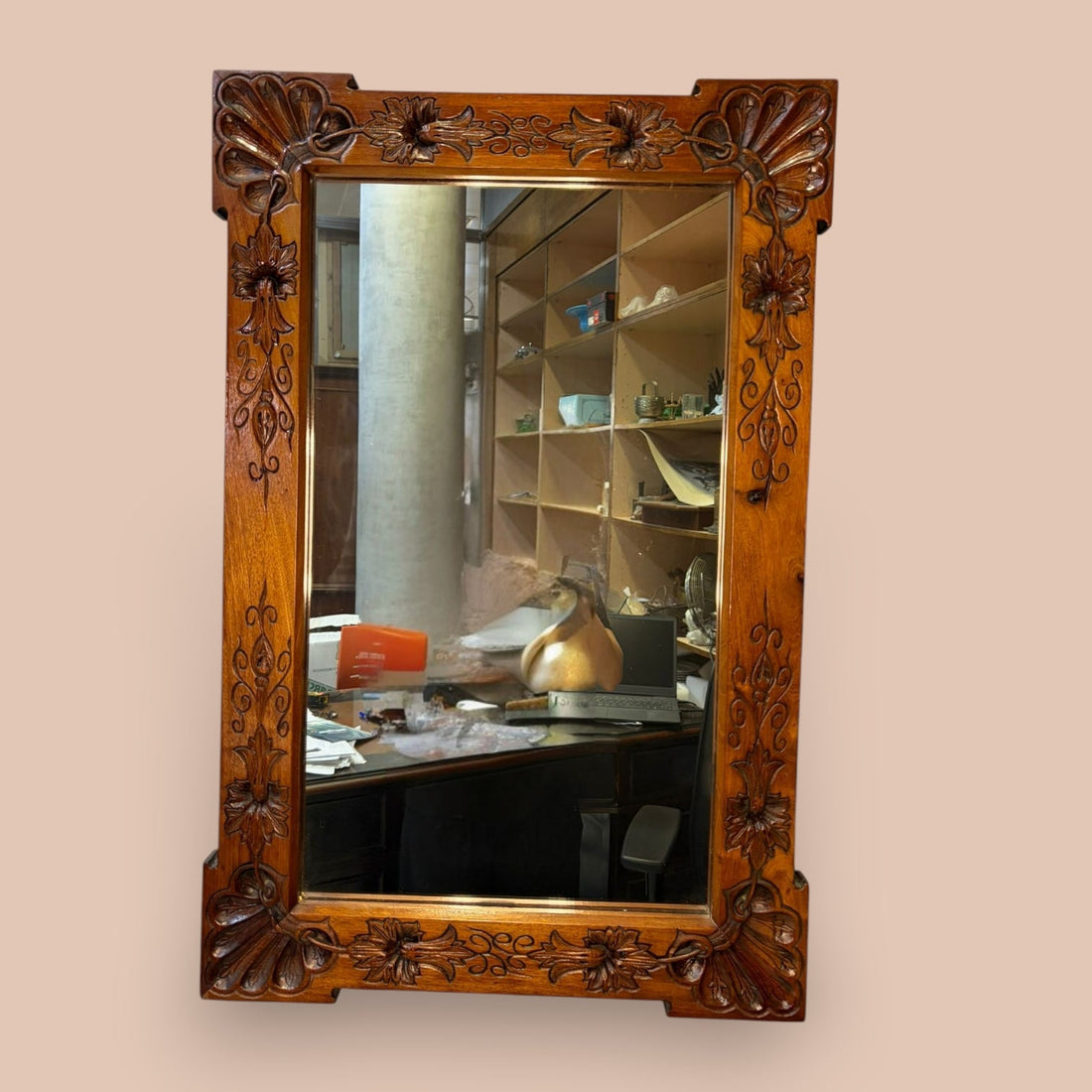 Espejo de madera tallada para pared con relieves - Cositas Antiguas – La Guadaña, Anticuarios Online en Jerez , vender antigüedades, muebles antiguos