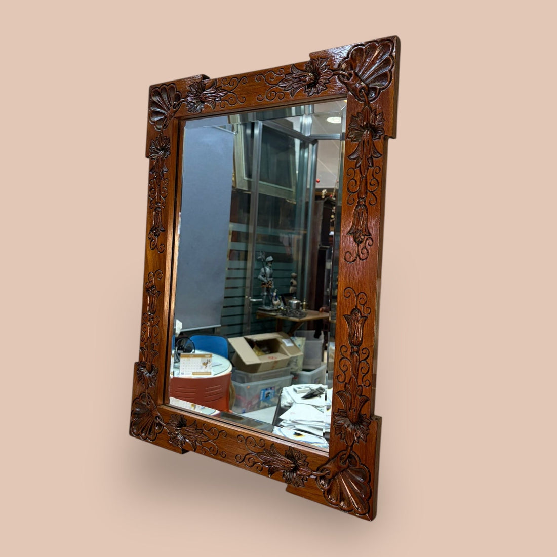Espejo de pared en madera tallada con relieves únicos - Cositas Antiguas – La Guadaña, Anticuarios Online en Jerez , vender antigüedades, muebles antiguos