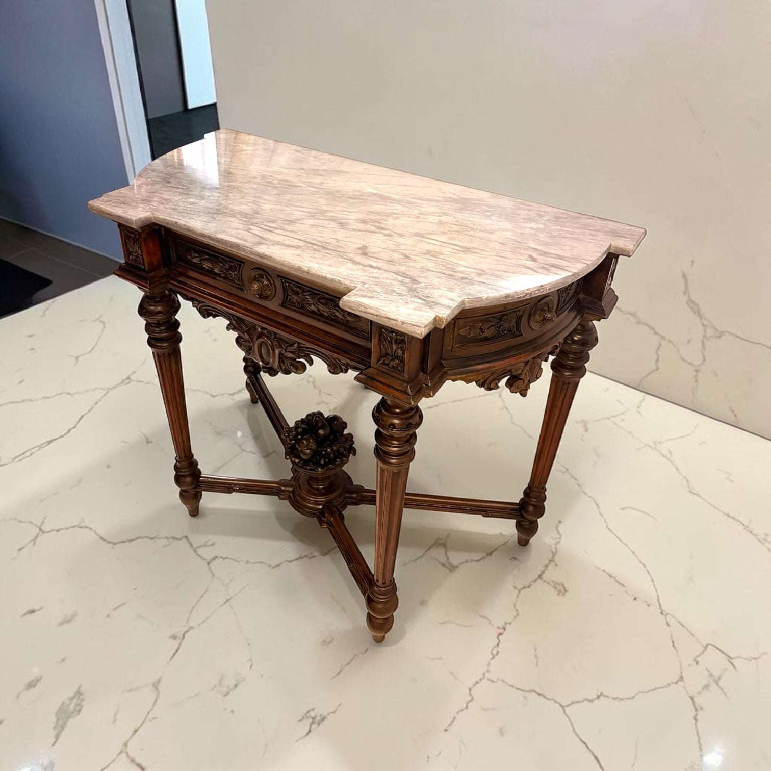 Pareja de Consolas de caoba tallada con mármol grisáceo - Cositas Antiguas – La Guadaña, Anticuarios Online en Jerez , vender antigüedades, muebles antiguos
