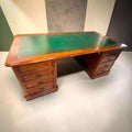 Escritorio inglés con cuero verde y cajones - Cositas Antiguas – La Guadaña, Anticuarios Online en Jerez , vender antigüedades, muebles antiguos
