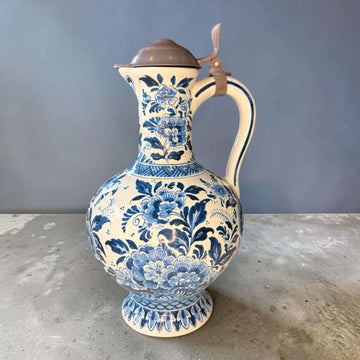 Jarra Delft azul y blanca antigua con tapa de peltre - Cositas Antiguas – La Guadaña, Anticuarios Online en Jerez , vender antigüedades, muebles antiguos