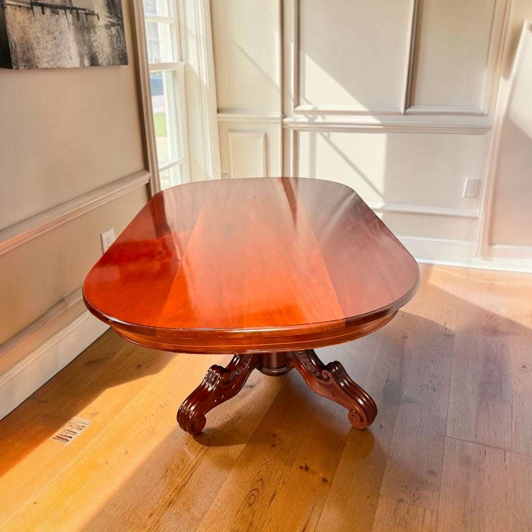 Mesa comedor de caoba clásica con pie central tallado - Cositas Antiguas – La Guadaña, Anticuarios Online en Jerez , vender antigüedades, muebles antiguos