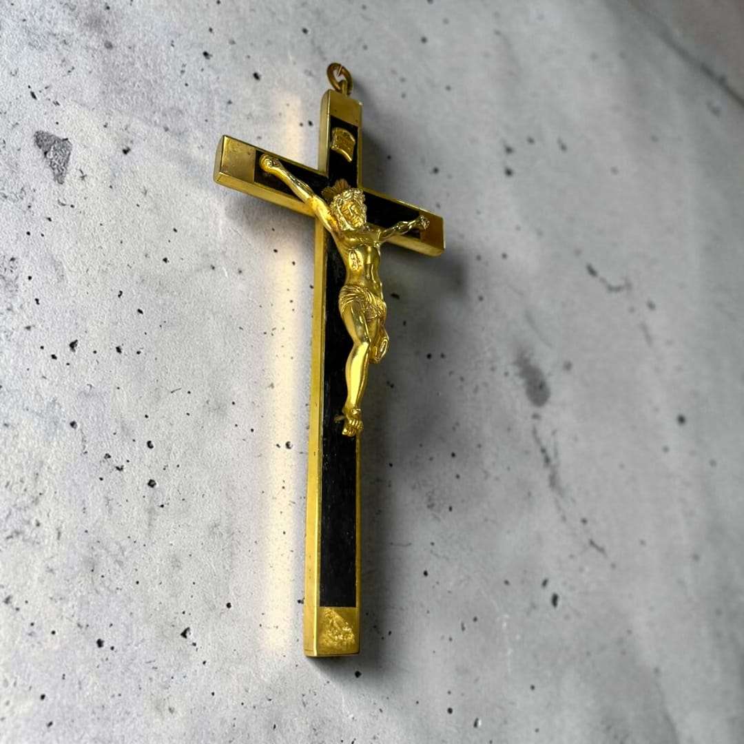 Gran crucifijo antiguo de caoba y bronce para pared - Cositas Antiguas – La Guadaña, Anticuarios Online en Jerez , vender antigüedades, muebles antiguos