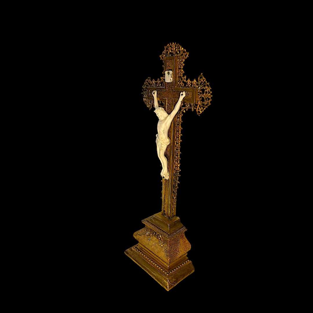 Crucifijo de sobremesa estilo Napoleón III - Cositas Antiguas – La Guadaña, Anticuarios Online en Jerez , vender antigüedades, muebles antiguos