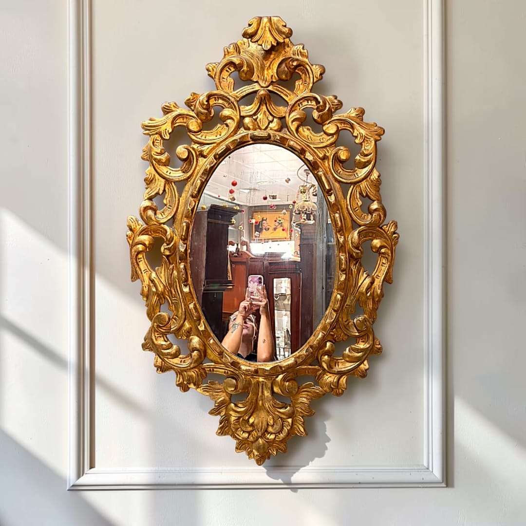 Espejo antiguo dorado de madera tallada único para decorar - Cositas Antiguas – La Guadaña, Anticuarios Online en Jerez , vender antigüedades, muebles antiguos