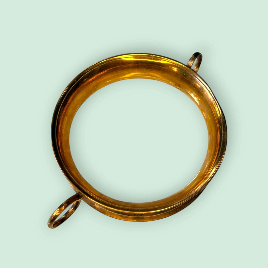 Apoya ollas dorado antiguo de metal para mesa elegante - Cositas Antiguas – La Guadaña, Anticuarios Online en Jerez , vender antigüedades, muebles antiguos