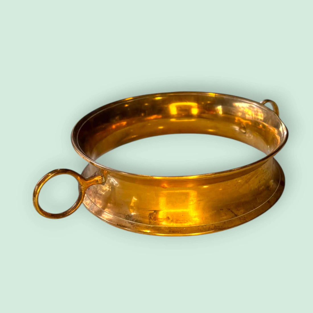 Apoya ollas dorado antiguo de metal para mesa elegante - Cositas Antiguas – La Guadaña, Anticuarios Online en Jerez , vender antigüedades, muebles antiguos