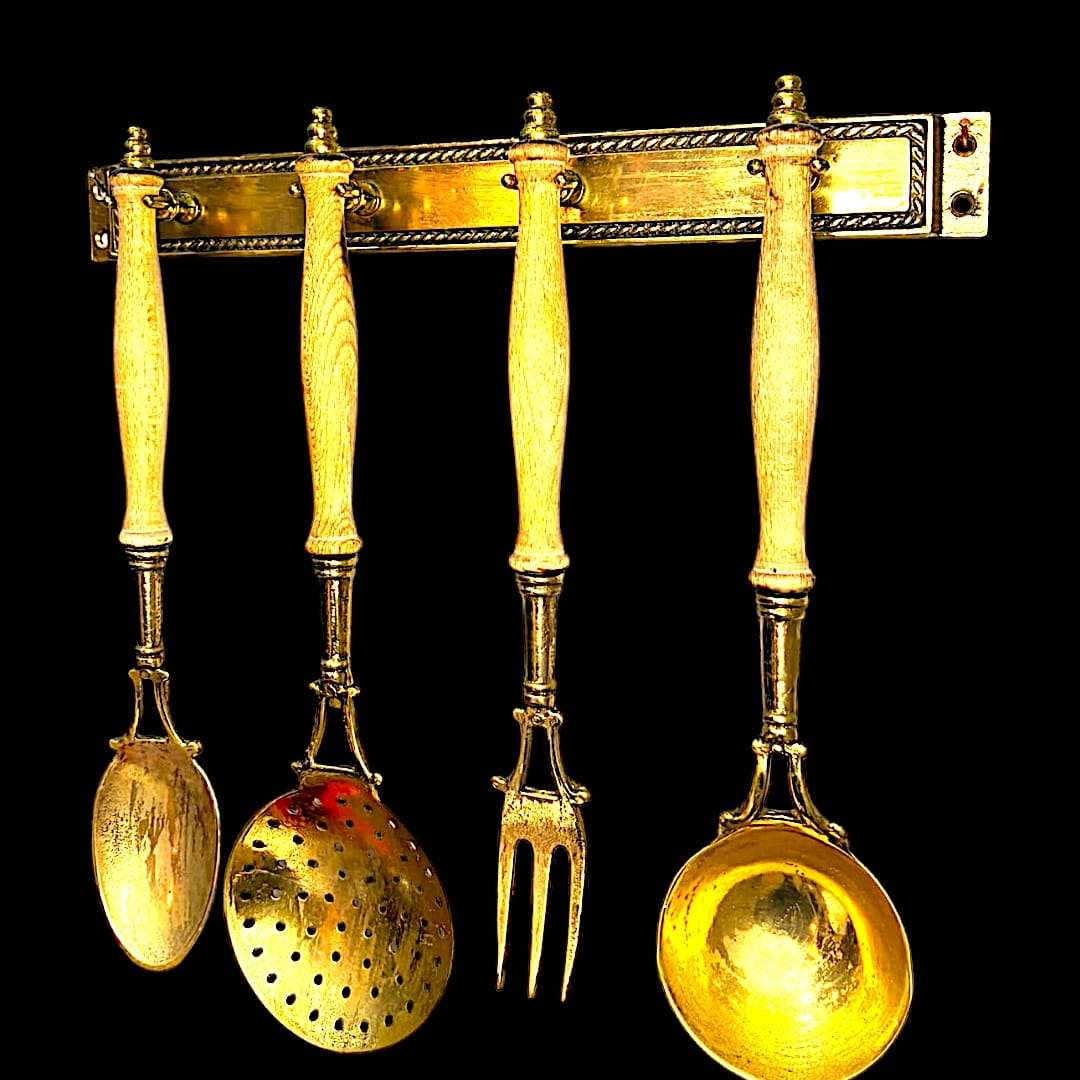Set de cocina rústico con perchero de pared único - Cositas Antiguas – La Guadaña, Anticuarios Online en Jerez , vender antigüedades, muebles antiguos