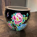 Jardinera china Famille Rose negra con soporte de madera - Cositas Antiguas – La Guadaña, Anticuarios Online en Jerez , vender antigüedades, muebles antiguos