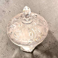 Bombonera antigua de cristal con relieves decorativos - Cositas Antiguas – La Guadaña, Anticuarios Online en Jerez , vender antigüedades, muebles antiguos