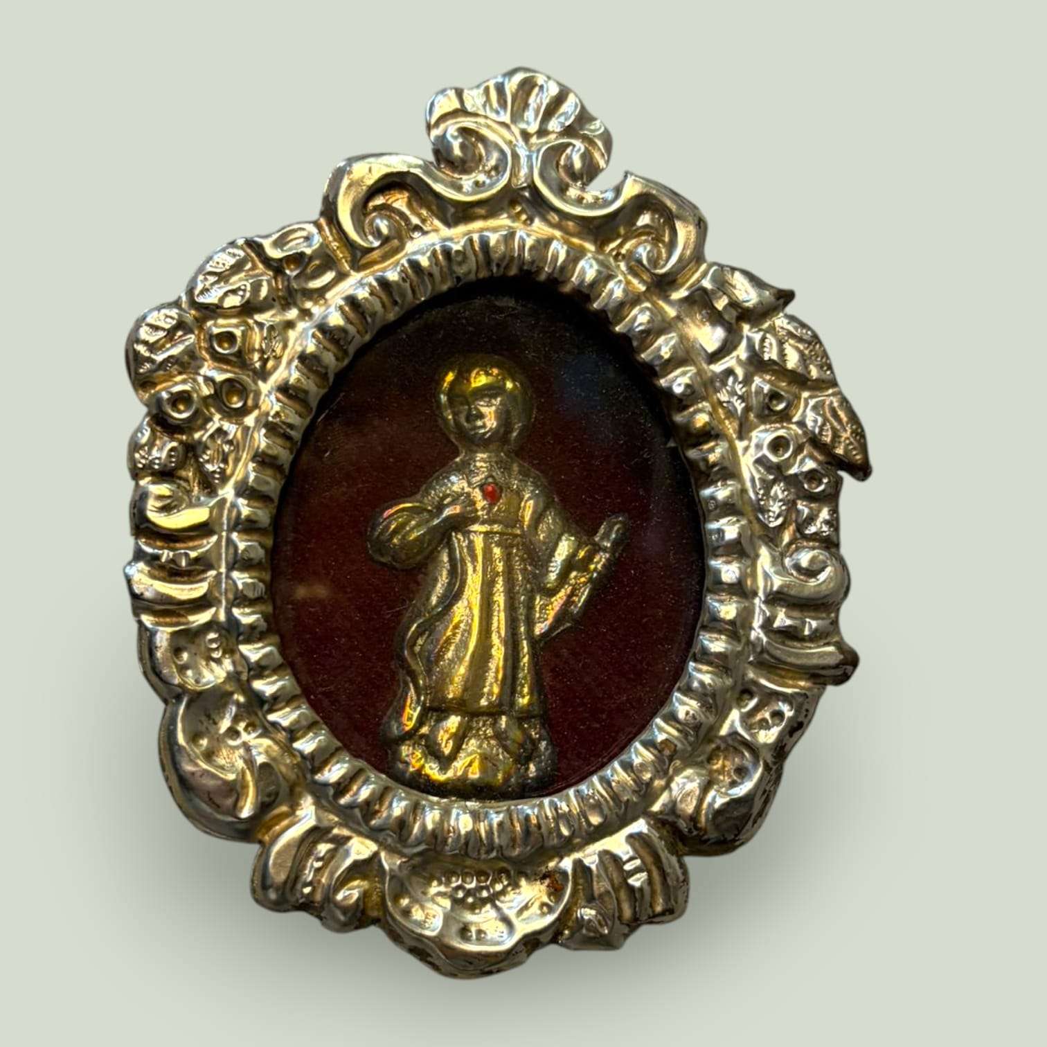 Relicario Niño Jesús en metal plateado y terciopelo rojo - Cositas Antiguas – La Guadaña, Anticuarios Online en Jerez , vender antigüedades, muebles antiguos