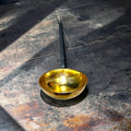 Cazo antiguo de metal dorado con mango de hierro - Cositas Antiguas – La Guadaña, Anticuarios Online en Jerez , vender antigüedades, muebles antiguos