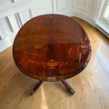Mesa ovalada de madera con taracea estilo William Tillman - Cositas Antiguas – La Guadaña, Anticuarios Online en Jerez , vender antigüedades, muebles antiguos