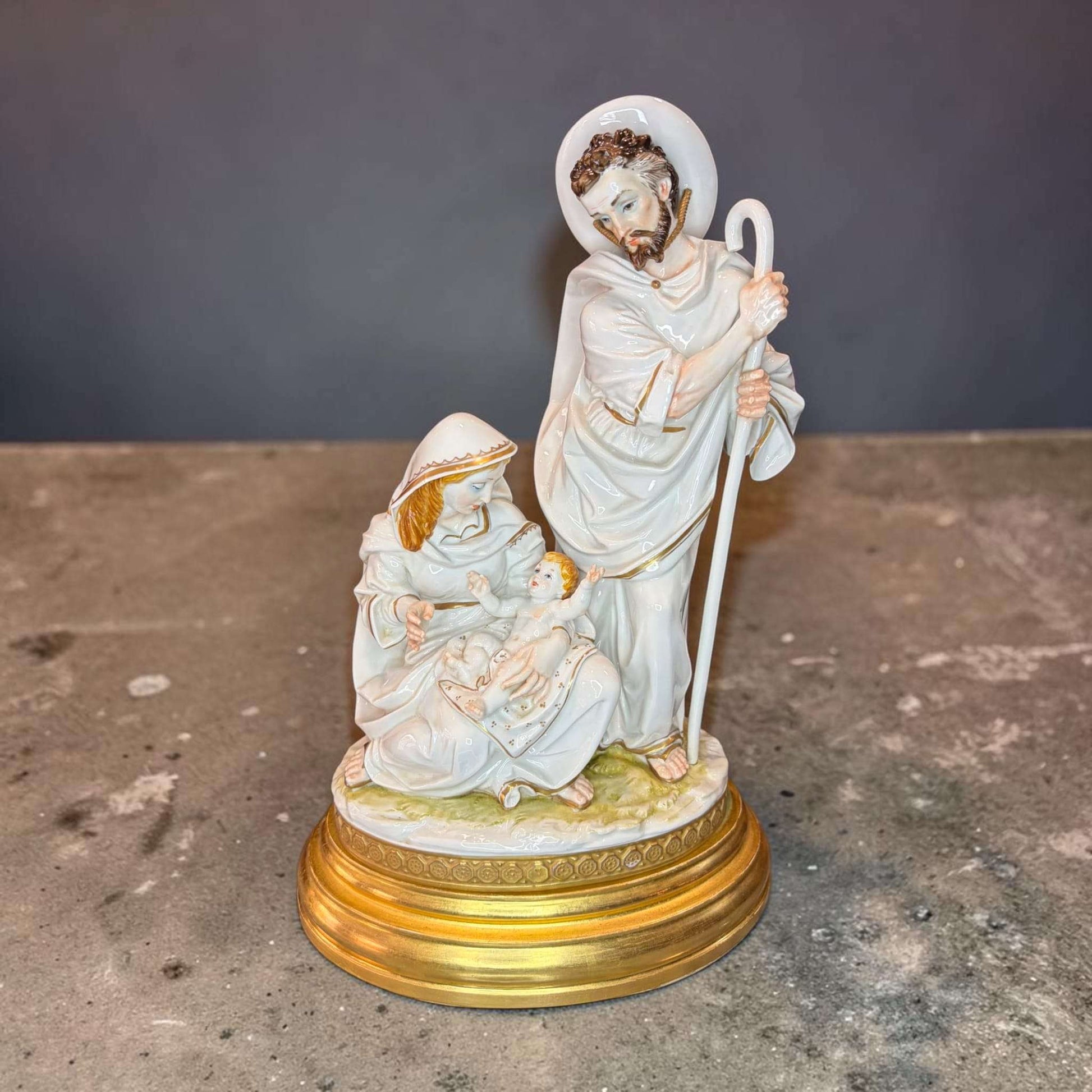 Porcelana Algora del Nacimiento de Cristo con peana - Cositas Antiguas – La Guadaña, Anticuarios Online en Jerez , vender antigüedades, muebles antiguos