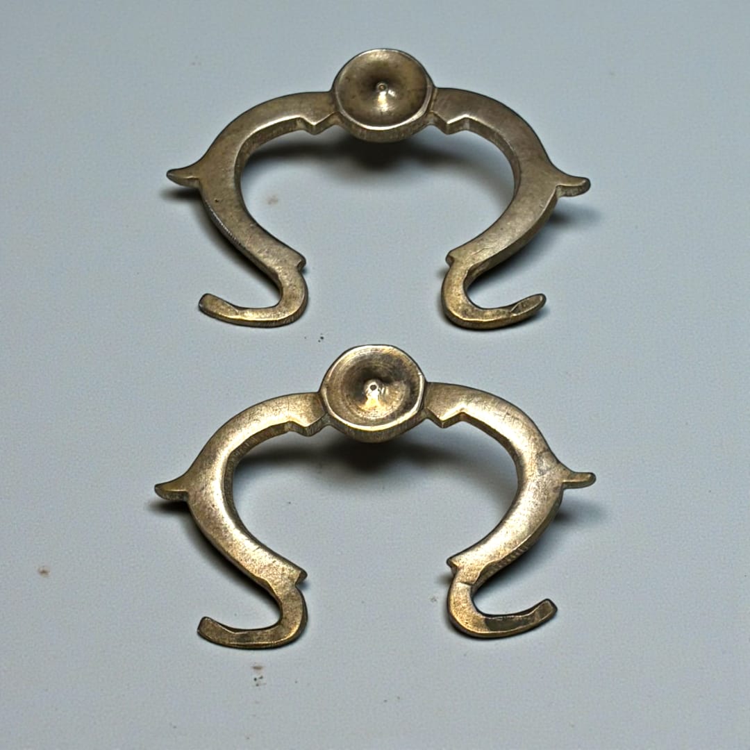 Tirador de metal antiguo original para muebles único - Cositas Antiguas – La Guadaña, Anticuarios Online en Jerez , vender antigüedades, muebles antiguos