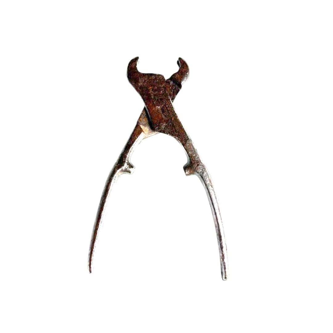Tenazas antiguas de aretes únicas y coleccionables - Cositas Antiguas – La Guadaña, Anticuarios Online en Jerez , vender antigüedades, muebles antiguos
