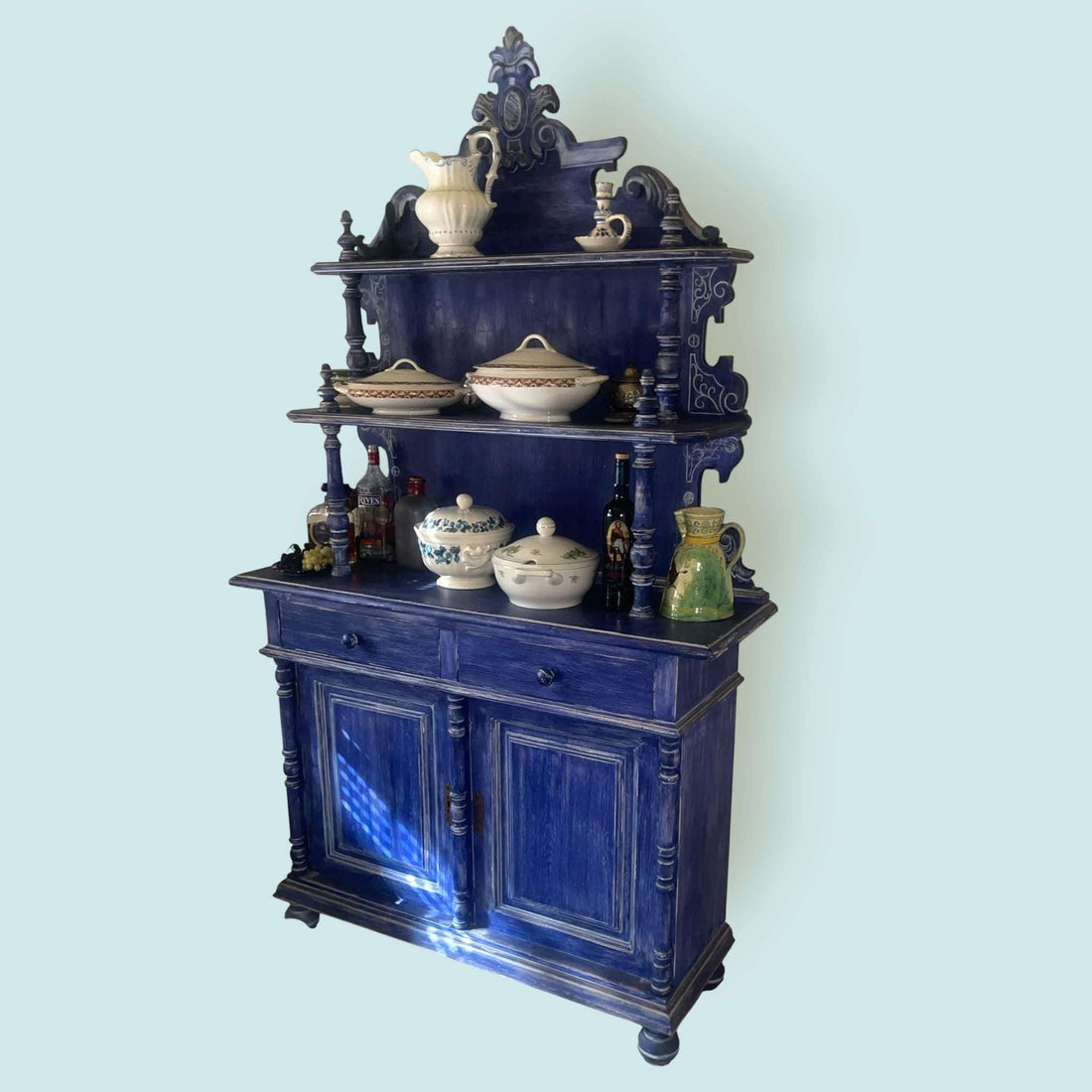 Aparador azul de madera con estantería y cajones único - Cositas Antiguas – La Guadaña, Anticuarios Online en Jerez , vender antigüedades, muebles antiguos