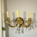 Aplique antiguo de bronce con lágrimas de cristal – Elegante - Cositas Antiguas – La Guadaña, Anticuarios Online en Jerez , vender antigüedades, muebles antiguos