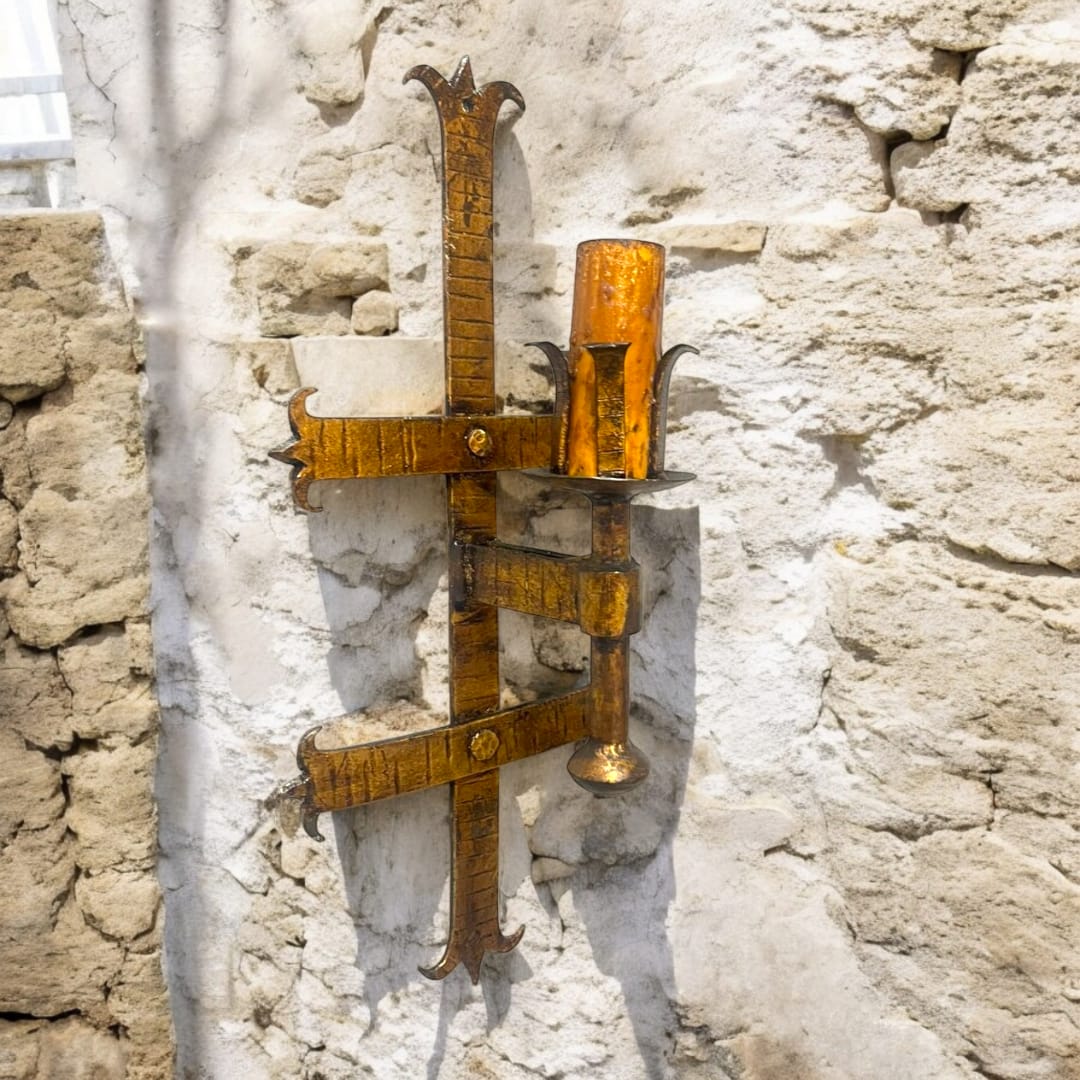 Aplique de pared de hierro estilo medieval: elegancia - Cositas Antiguas – La Guadaña, Anticuarios Online en Jerez , vender antigüedades, muebles antiguos