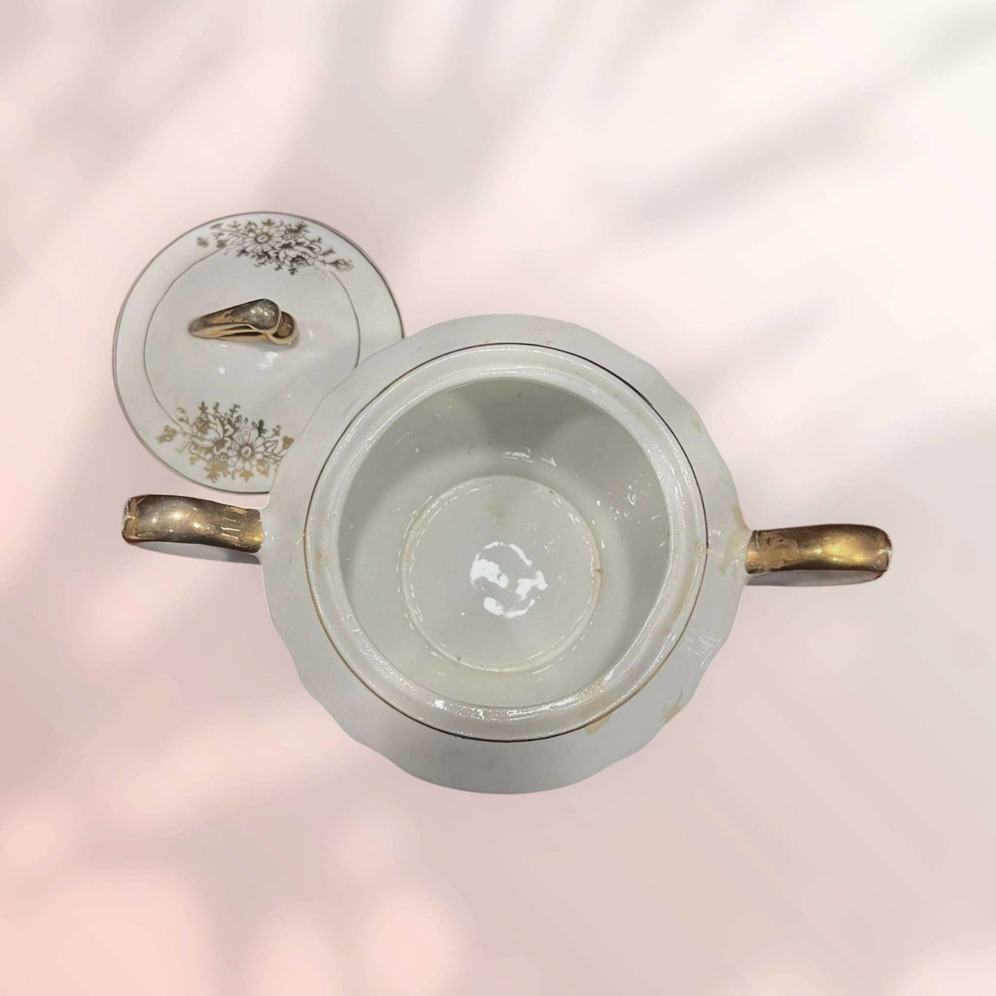 Azucarero Royal Gijón S de porcelana con detalles dorados - Cositas Antiguas – La Guadaña, Anticuarios Online en Jerez , vender antigüedades, muebles antiguos