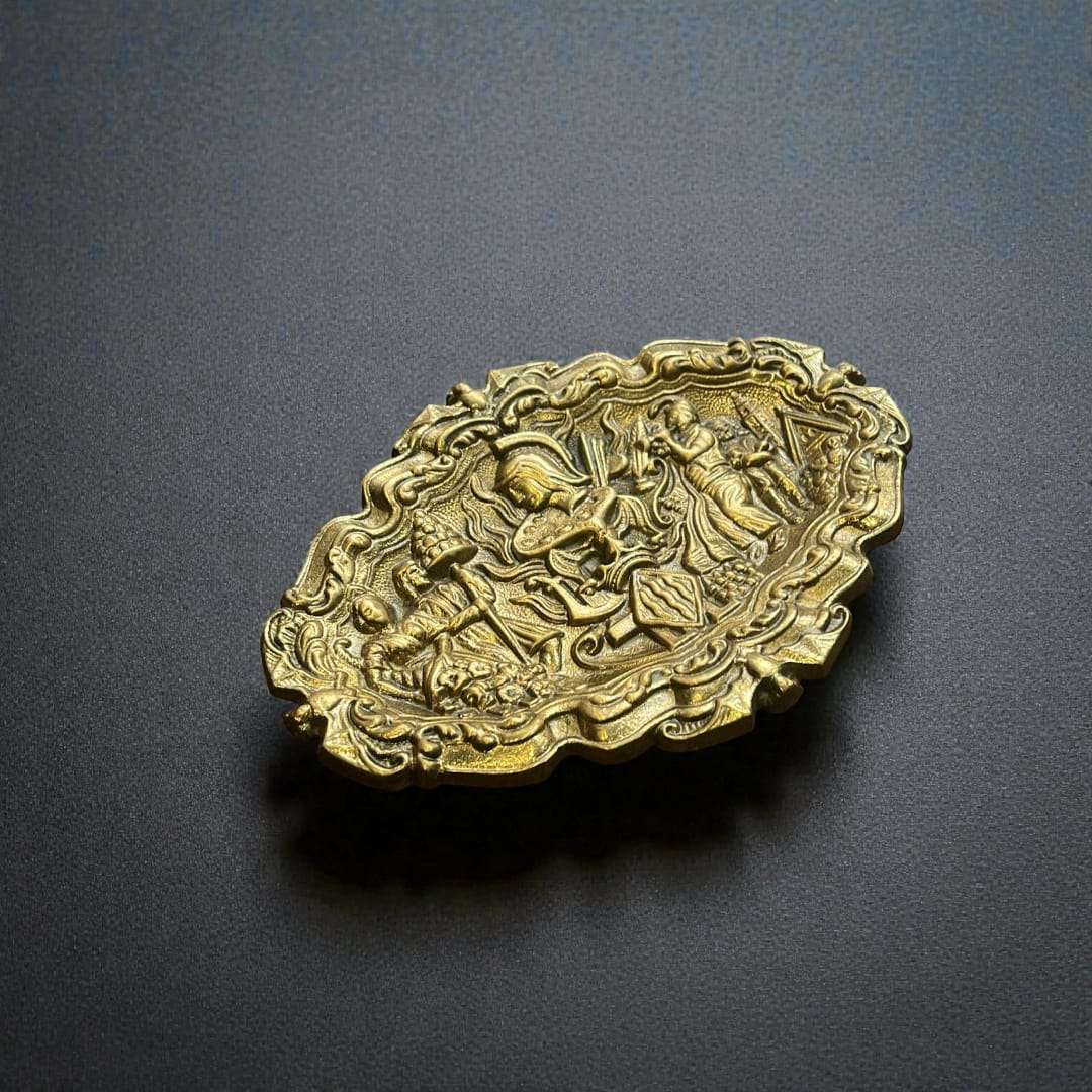 Bandeja de bronce decorativa antigua con relieves artísticos - Cositas Antiguas – La Guadaña, Anticuarios Online en Jerez , vender antigüedades, muebles antiguos
