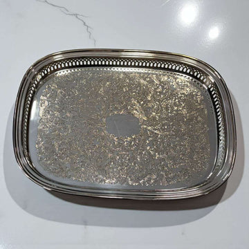 Bandeja de metal plateada grabada, elegante y artesanal - Cositas Antiguas – La Guadaña, Anticuarios Online en Jerez , vender antigüedades, muebles antiguos