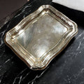 Bandeja de metal plateado con diseño ondulado clásico - Cositas Antiguas – La Guadaña, Anticuarios Online en Jerez , vender antigüedades, muebles antiguos