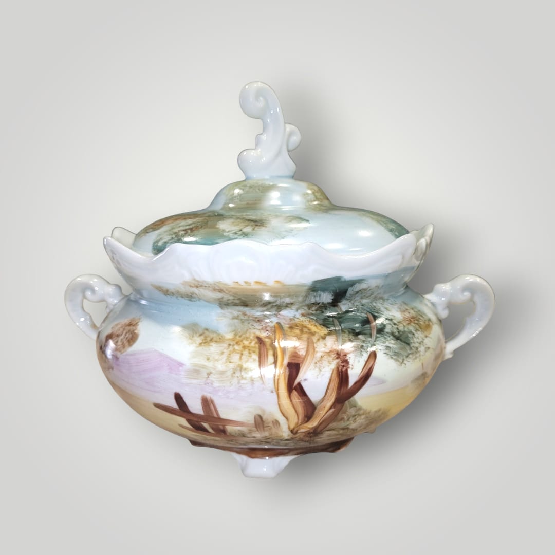 Bombonera de porcelana pintada a mano, edición limitada - Cositas Antiguas – La Guadaña, Anticuarios Online en Jerez , vender antigüedades, muebles antiguos