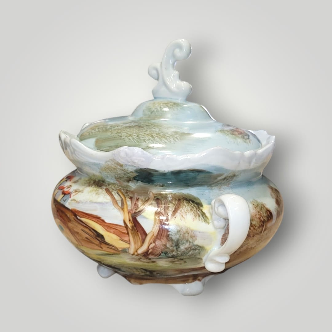 Bombonera de porcelana pintada a mano, edición limitada - Cositas Antiguas – La Guadaña, Anticuarios Online en Jerez , vender antigüedades, muebles antiguos