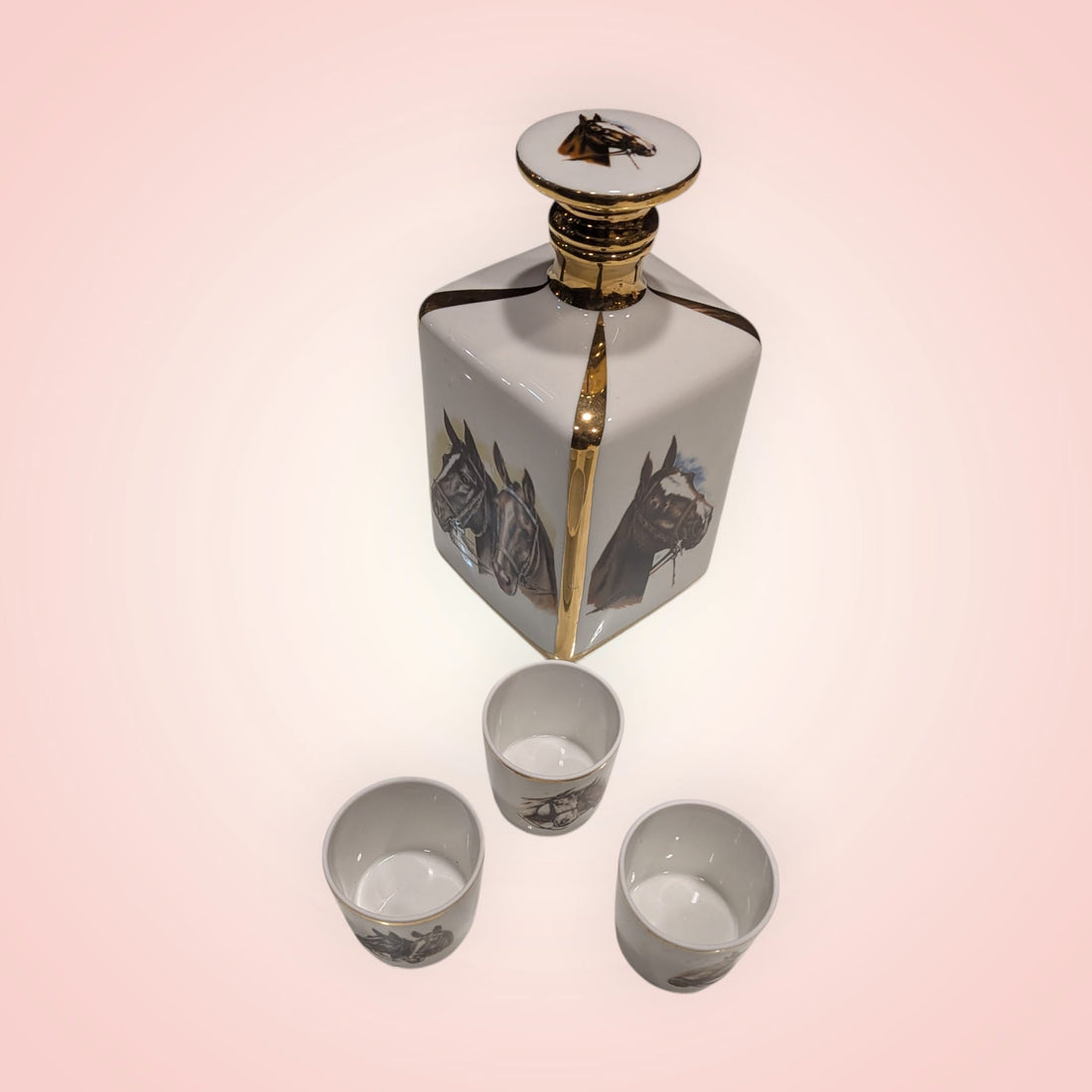 Licorera y vasos vintage de porcelana | Motivos ecuestres - Cositas Antiguas – La Guadaña, Anticuarios Online en Jerez , vender antigüedades, muebles antiguos