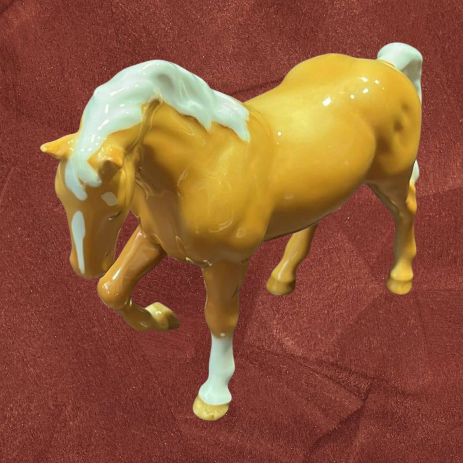 Caballo de porcelana Beswick amarillo - Colección exclusiva - Cositas Antiguas – La Guadaña, Anticuarios Online en Jerez , vender antigüedades, muebles antiguos