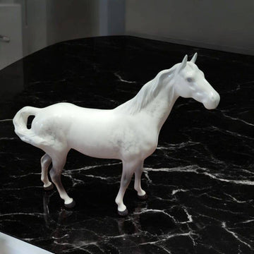 Caballo de porcelana Beswick | Elegancia ecuestre clásica - Cositas Antiguas – La Guadaña, Anticuarios Online en Jerez , vender antigüedades, muebles antiguos