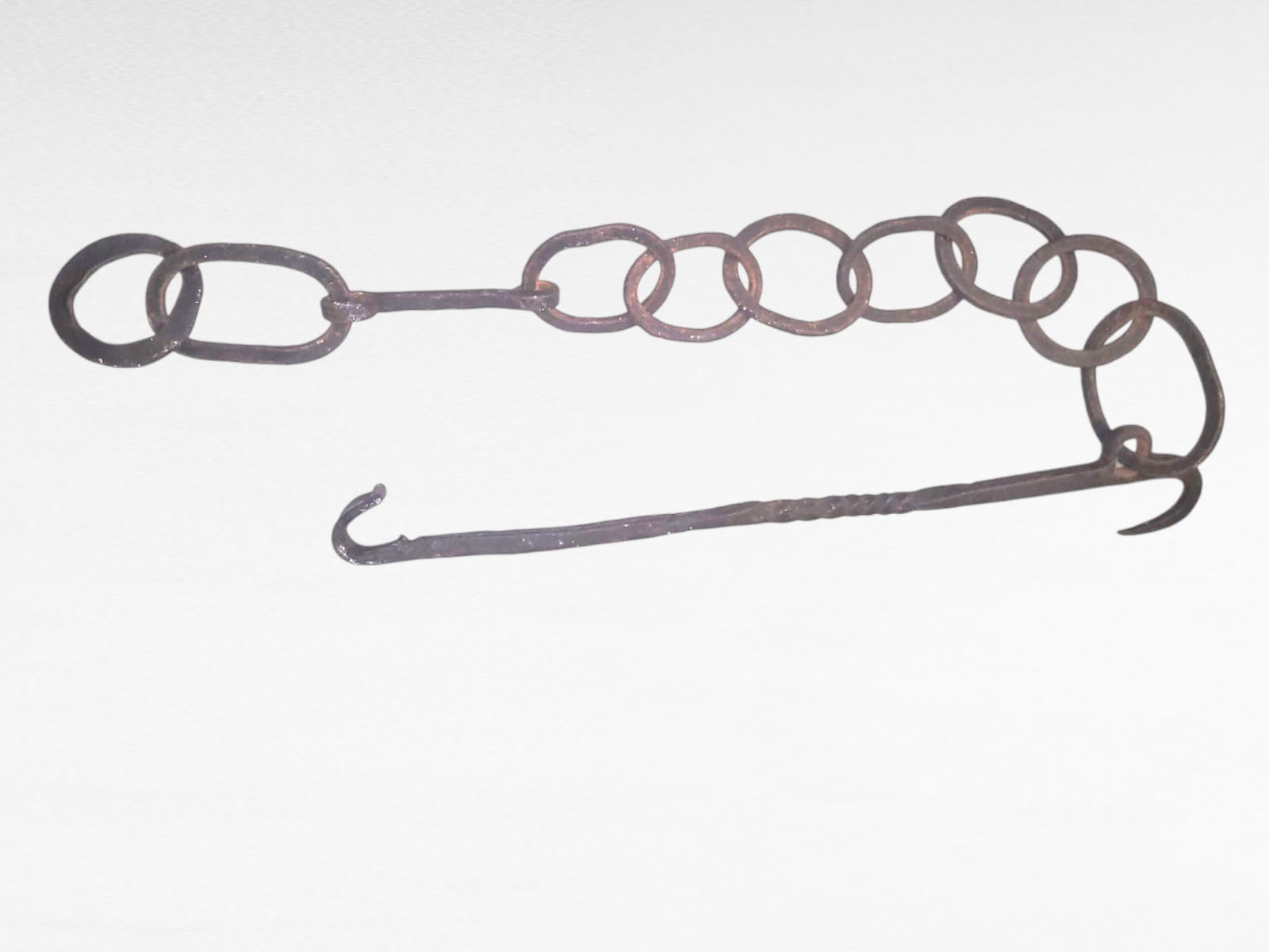 Cadena de hierro forjado de 125 cm para colgar calderos - Cositas Antiguas – La Guadaña, Anticuarios Online en Jerez , vender antigüedades, muebles antiguos
