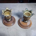 Candeleros de bronce con base de madera tallada antigua - Cositas Antiguas – La Guadaña, Anticuarios Online en Jerez , vender antigüedades, muebles antiguos