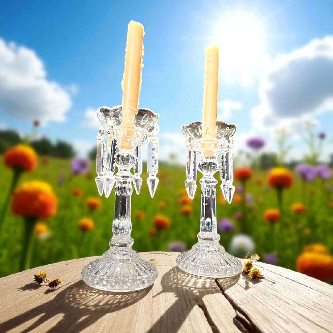 Candeleros de cristal antiguos | Elegancia y tradición - Cositas Antiguas – La Guadaña, Anticuarios Online en Jerez , vender antigüedades, muebles antiguos