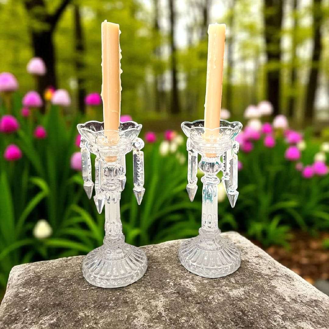 Candeleros de cristal antiguos | Elegancia y tradición - Cositas Antiguas – La Guadaña, Anticuarios Online en Jerez , vender antigüedades, muebles antiguos