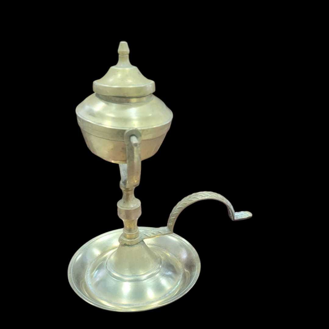 Candil de metal antiguo con diseño clásico funcional - Cositas Antiguas – La Guadaña, Anticuarios Online en Jerez , vender antigüedades, muebles antiguos