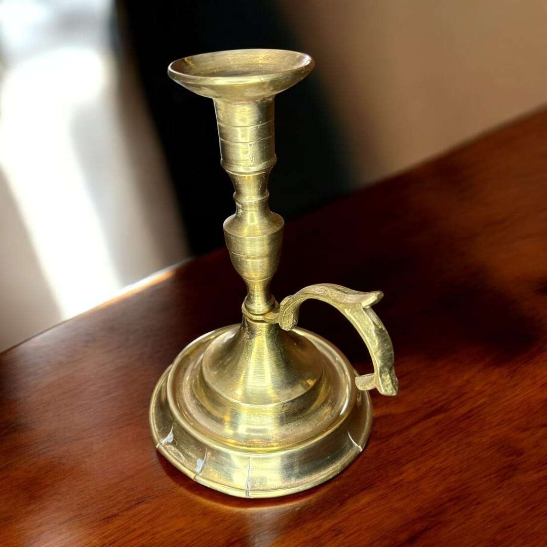 Palmatoria antigua de metal dorado con alma histórica - Cositas Antiguas – La Guadaña, Anticuarios Online en Jerez , vender antigüedades, muebles antiguos