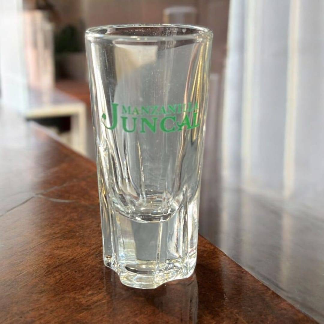 Cañero vintage de metal dorado con 12 vasos de cristal - Cositas Antiguas – La Guadaña, Anticuarios Online en Jerez , vender antigüedades, muebles antiguos
