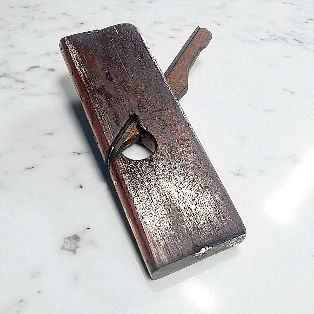 Guillame antiguo o cepillo de moldura de madera e hierro - Cositas Antiguas – La Guadaña, Anticuarios Online en Jerez , vender antigüedades, muebles antiguos