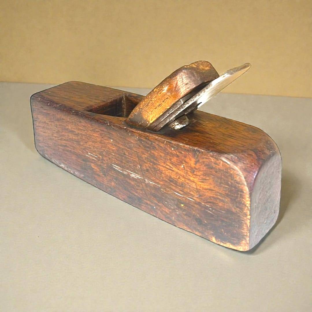 Cepillo de carpintero antiguo – Tradición y artesana - Cositas Antiguas – La Guadaña, Anticuarios Online en Jerez , vender antigüedades, muebles antiguos